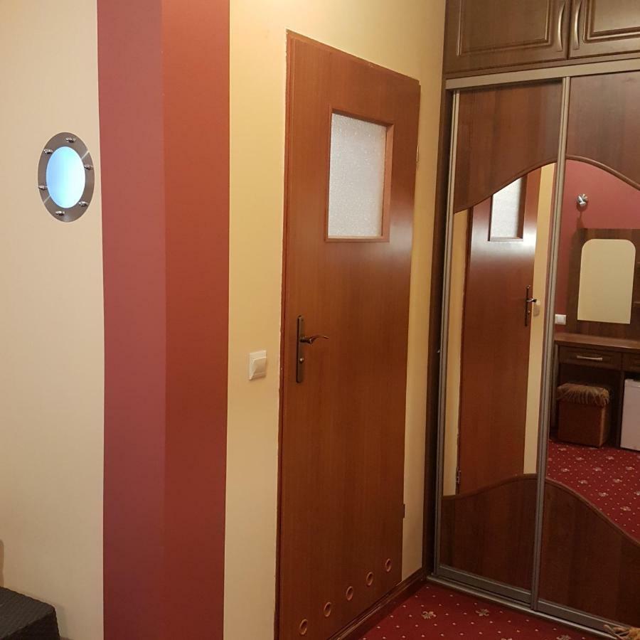 Pokoje Goscinne ”Zubr” Białowieża Esterno foto